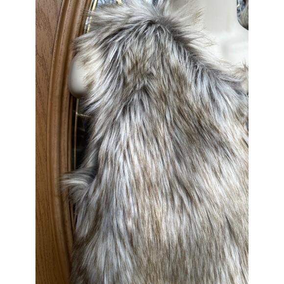 Rachel Zoe Size M Silver Faux Fox Fur Fluffy Hook Closure Vest Jacket Mob wife - Picture 10 of 15